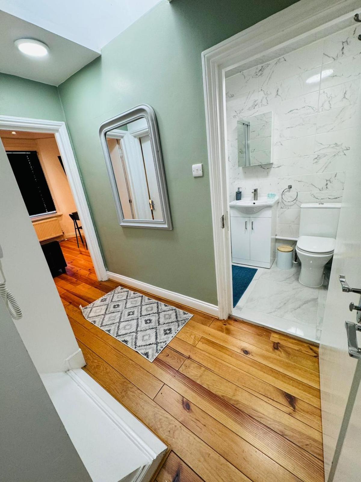 Notting Hill Guest Flat Apartamento Ealing Exterior foto