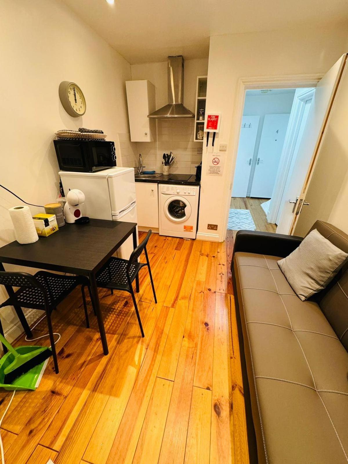 Notting Hill Guest Flat Apartamento Ealing Quarto foto